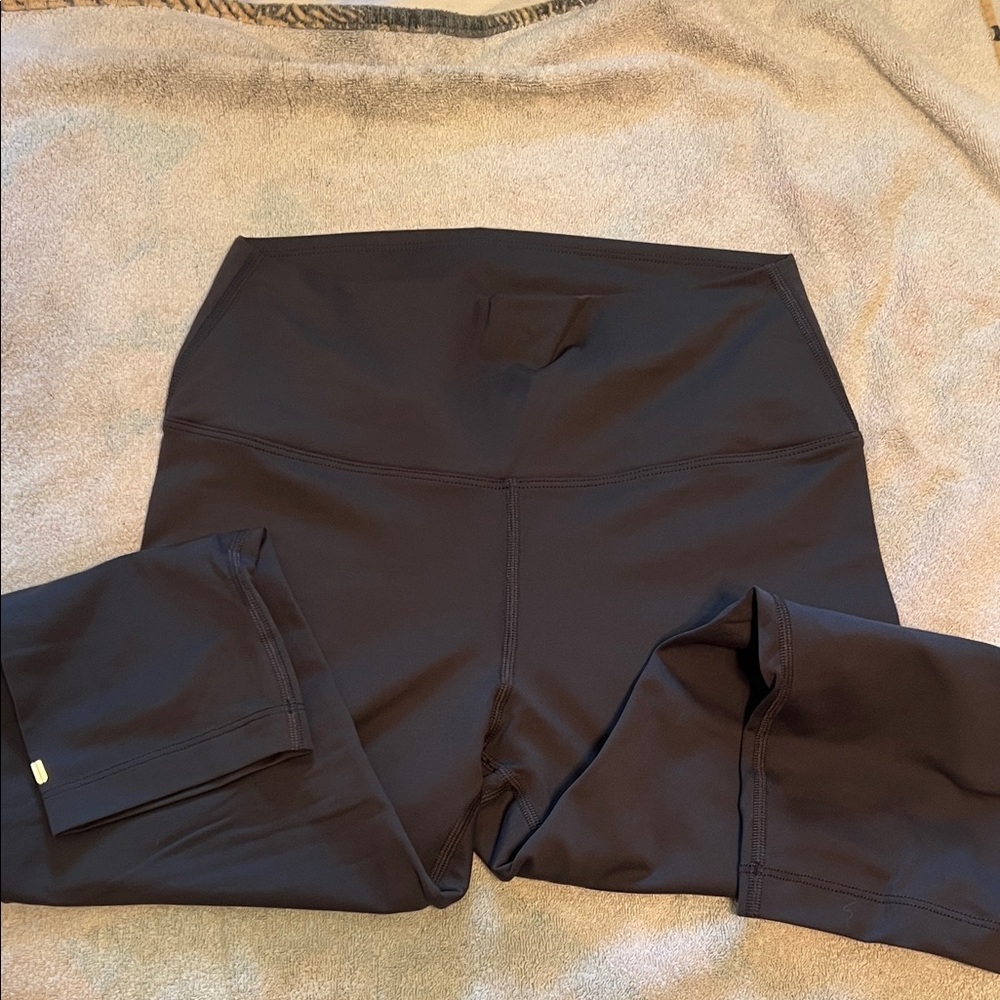 NOBULL CAPRI LEGGINGS